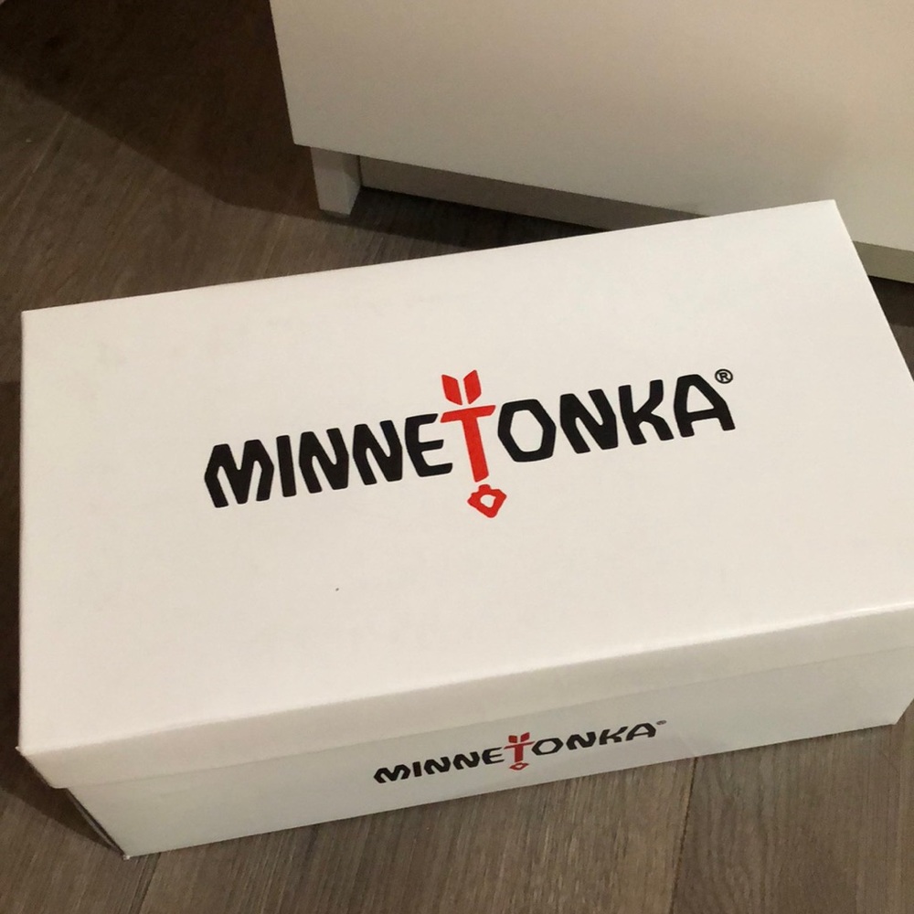 Minnetonka Pink Slippers